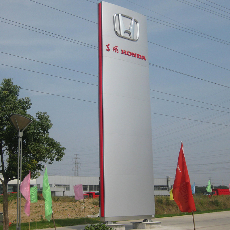 Outdoor Modern Pylon Signs Free standing Stainless Steel for 4S Store Parking Lot